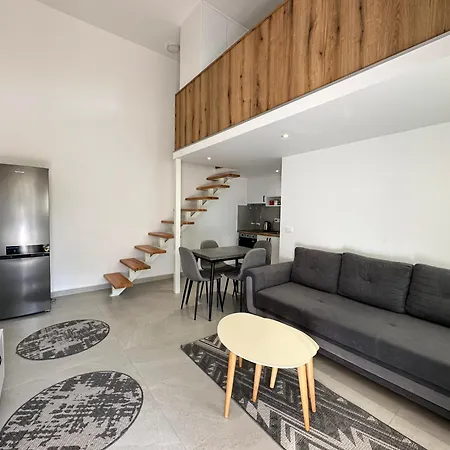 Select 2 * ティラナ