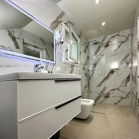 Select 2 Apartamento Tirana